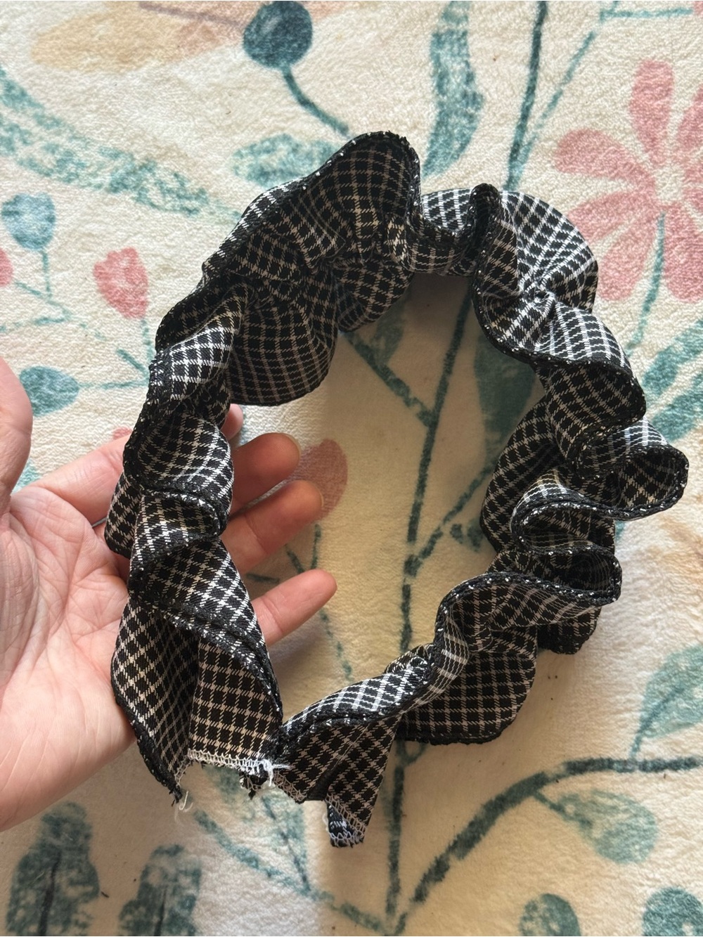 Black Plaid Ruffle Headband - Women's Hair Accessory